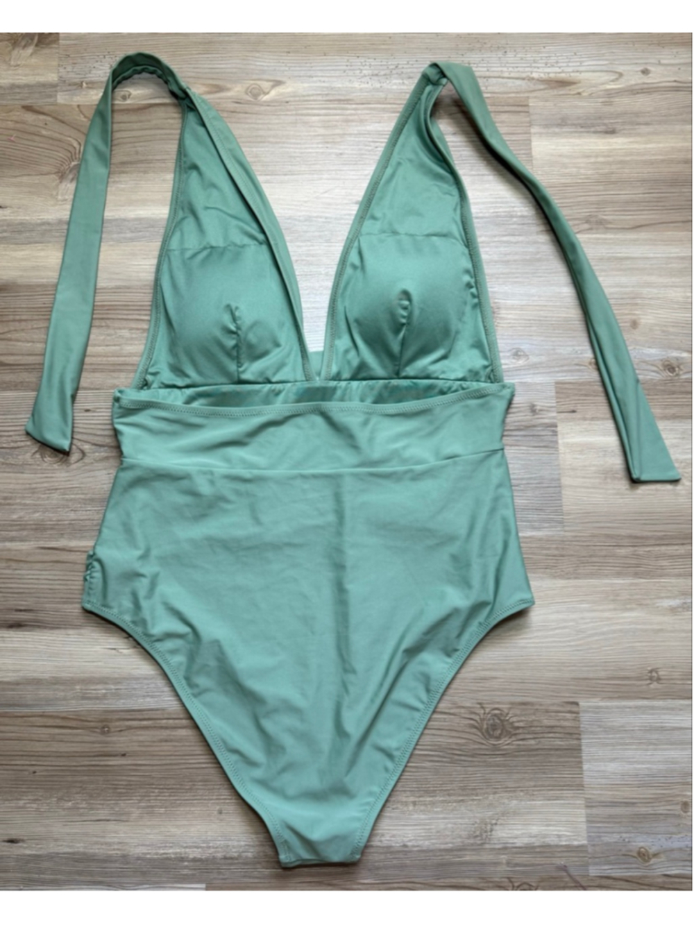 Cupshe halter one piece swim suit size XXL